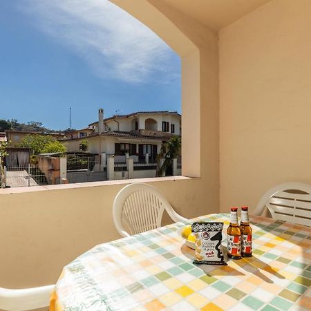 Casa A Due Passi Dal Mare Lägenhet Àrbatax Exteriör bild