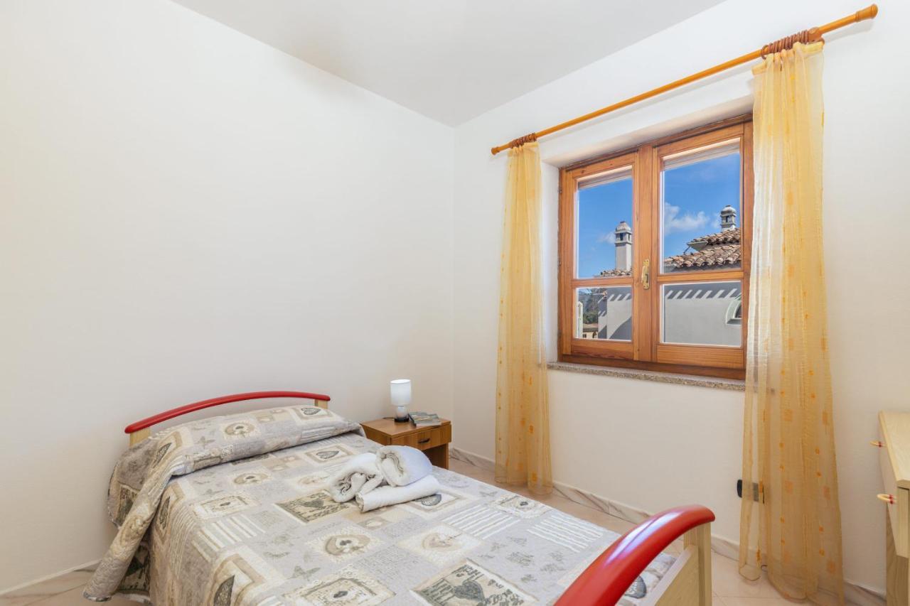Casa A Due Passi Dal Mare Lägenhet Àrbatax Exteriör bild