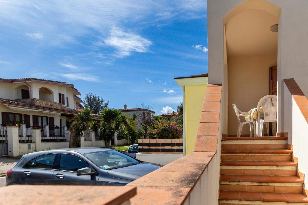 Casa A Due Passi Dal Mare Lägenhet Àrbatax Exteriör bild