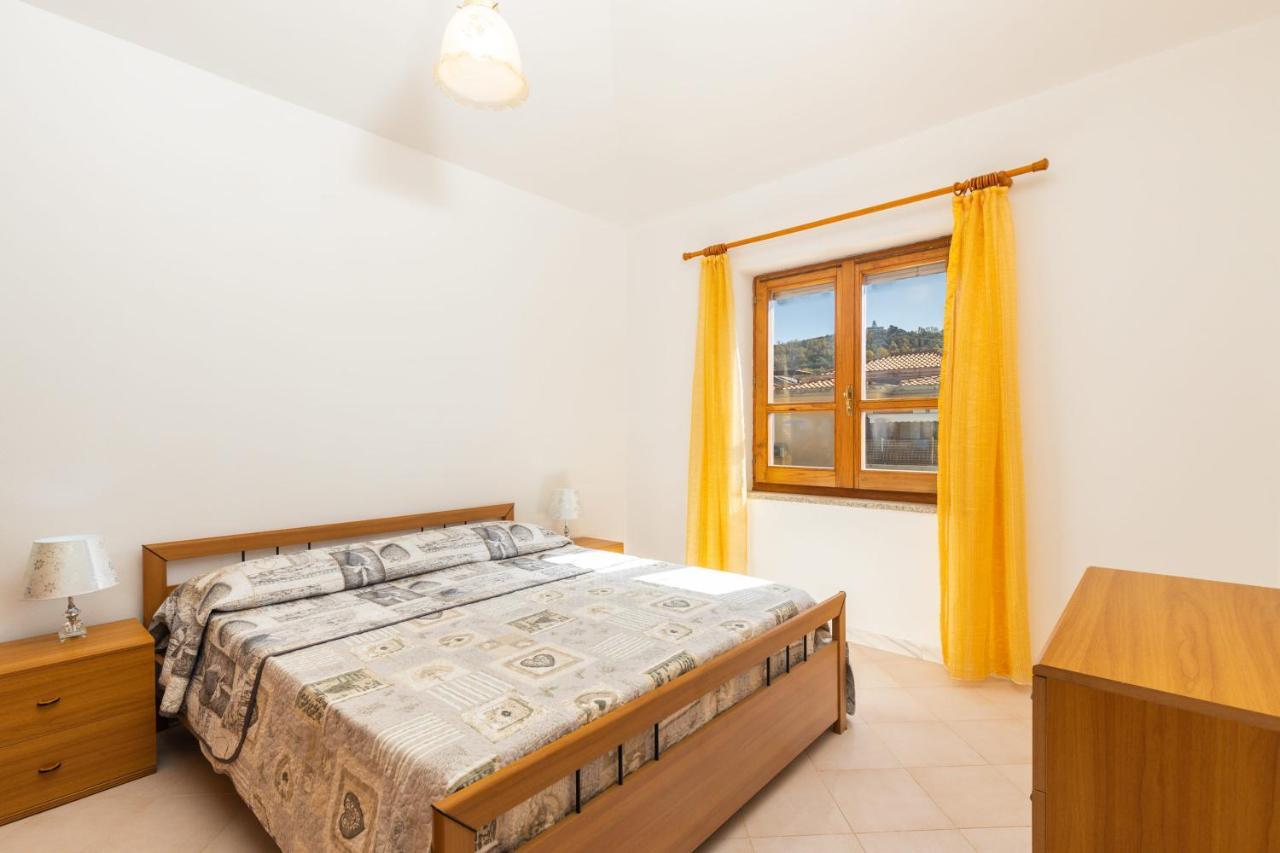 Casa A Due Passi Dal Mare Lägenhet Àrbatax Exteriör bild